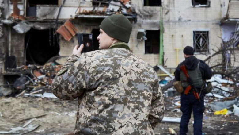 Bombardimet ruse nga ajri dhe deti, Ukraina përgjigjet, fillon kundërsulmin në disa zona 