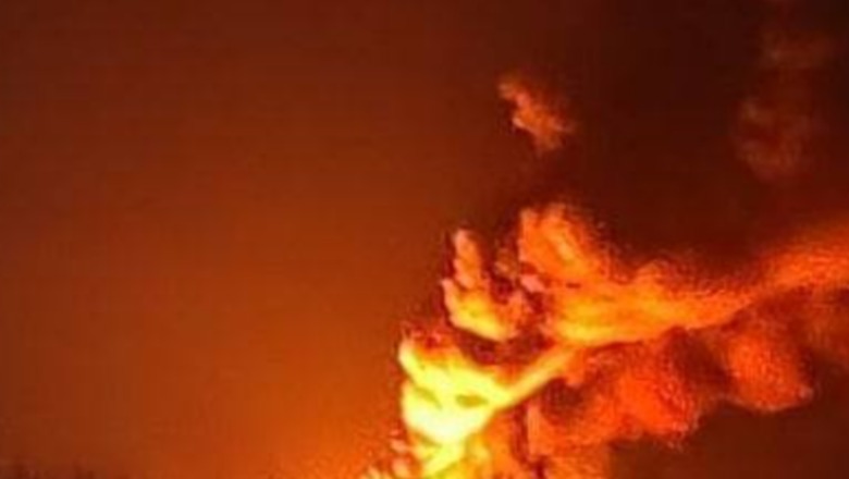 FOTO/ Shpërthime të fuqishme në disa qytete ukrainase, raketat ruse godasin një depo nafte