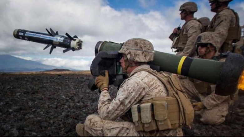 Pentagoni: Brenda 24 orëve do të mbërrijë furnizimi i rradhës me armë për Ukrainën