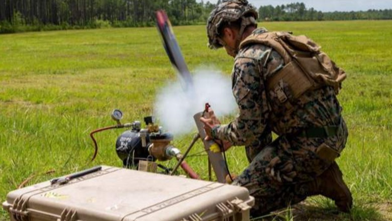 Zyrtar i mbrojtjes: SHBA po trajnon ukrainasit për të përdorur dronët Switchblade