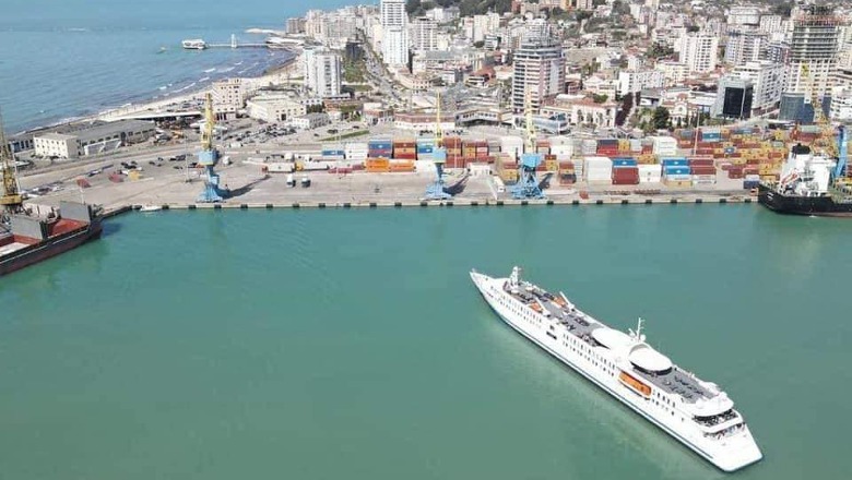  Publikoi fotografi nga ‘E bukura e Adriatikut’ në Durrës, Rama: Do të jetë një mrekulli kur të stacionohet në portin ‘i bukuri i Mesdheut’ 