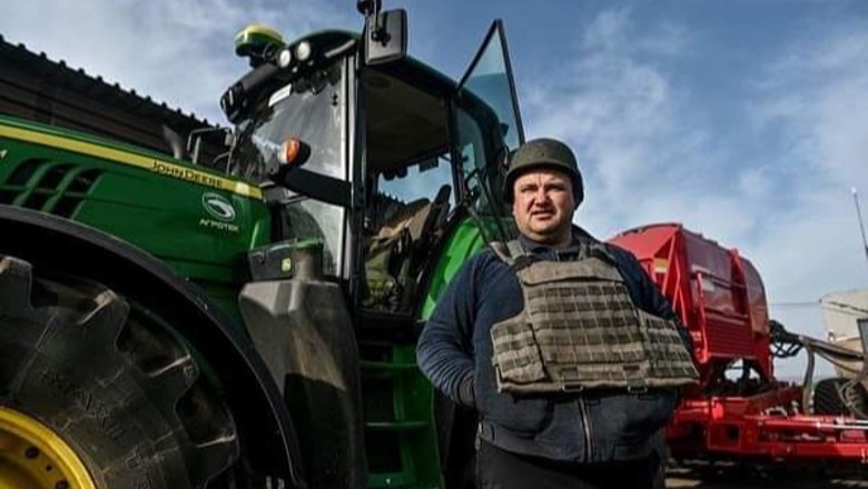 Pranvera koha më e mirë për të mbjell, fermerët ukrainas vazhdojnë punën heroike me jelekë anti-plumb: Do ushqejmë vendin