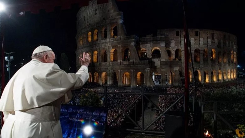 Papa Françesku: Kundërshtarët të shtrëngojnë duart, le të shijojnë faljen reciproke