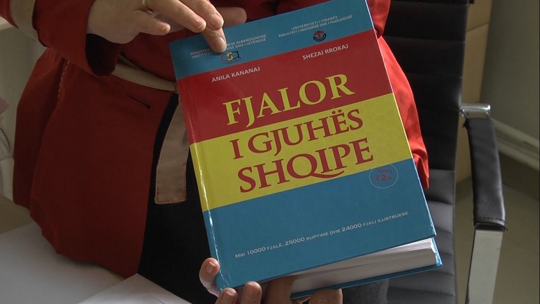 Botohen 2 fjalorë të gjuhës shqipe me ilustrime për fëmijë, studiuesi Rrokaj: Ndihmë në përmirësimin e aftësive të gjuhës