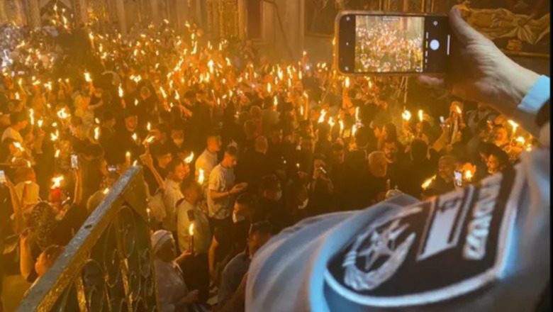 Pashka Ortodokse, nga Jerusalemi shpërndahet flaka e shenjtë e ngjalljes
