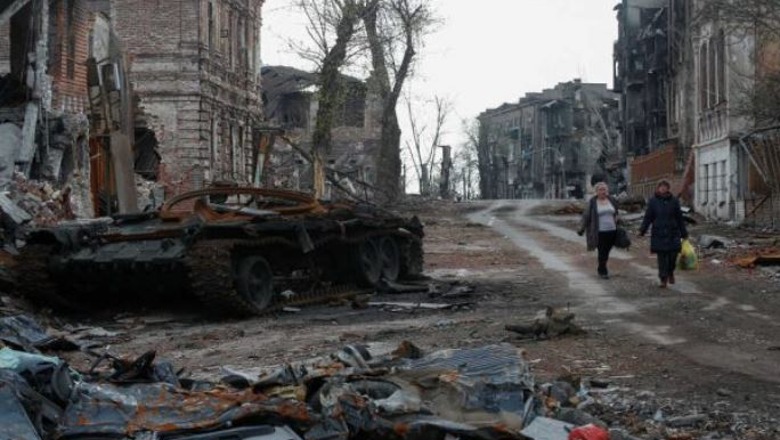 Bombardohet tregu në rajonin e Donetskut, 3 civilë të vrarë, dhjetëra të plagosur  