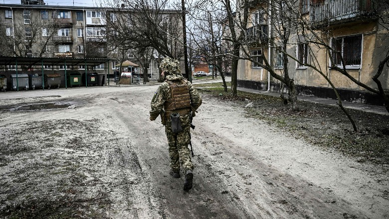 SHBA: Trupat ruse po largohen nga Mariupol për në Zaporizhzhia
