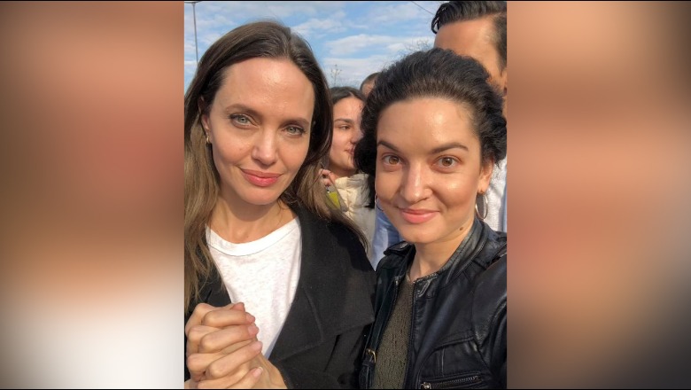 Angeline Jolie nën ankthin e bombardimeve ruse, momenti kur aktorja dhe shoqëruesit e saj vrapojnë drejt një vendi të sigurt në Lviv