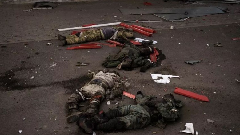 Dhjetëra kufoma të ushtarëve rus të braktisura në rrugë! Ukraina: Nuk i marrin