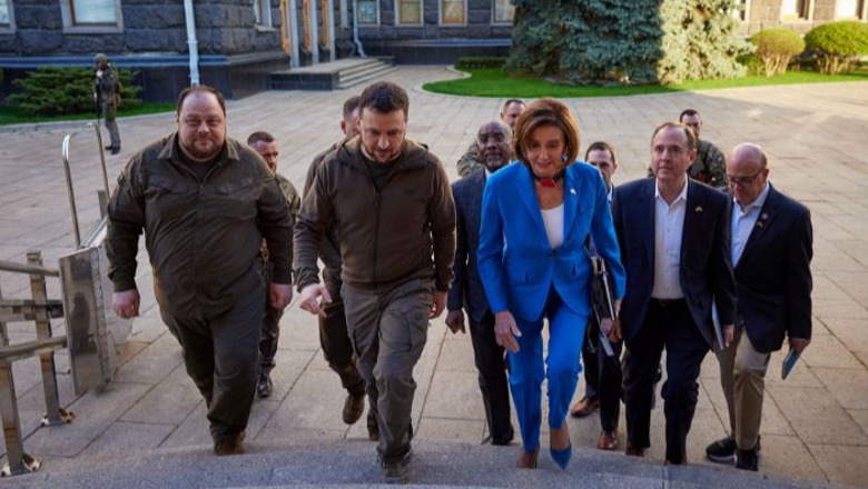 Ndihma 40 miliard $ nga SHBA për Ukrainën, Zelensky falenderon Nancy Pelosin dhe miqtë e vendit të tij në Dhomën e Përfaqësuesve 