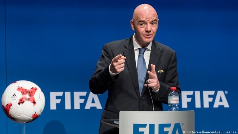 U shpall kampion për herë të 26, presidenti i FIFA-s uron Tiranën: Punë e palodhur dhe me përkushtim