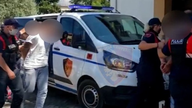 Strehonte emigrantë në ‘hostelin’ e saj në Tiranë, në pranga një grua! Arrestohet edhe 40-vjeçari, i transportonte jashtë Shqipërisë