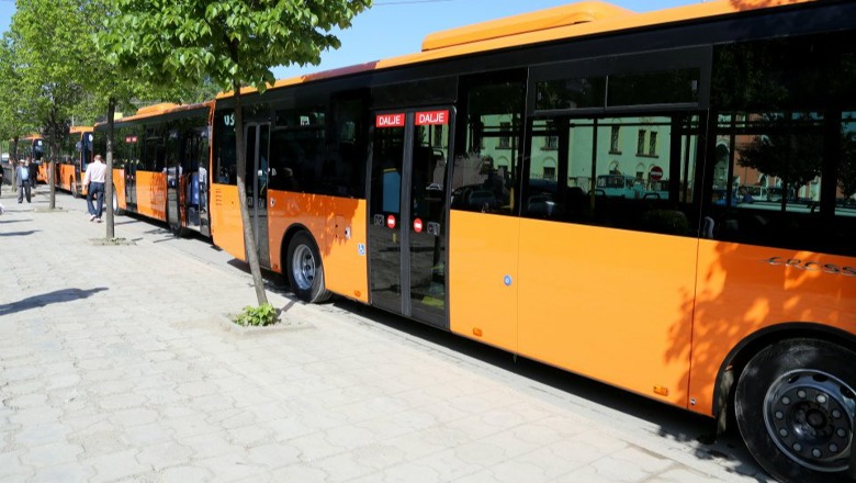 U vidhnin kuletat qytetarëve afër stacioneve të autobusëve, arrestohen dy 45-vjeçarët në Tiranë
