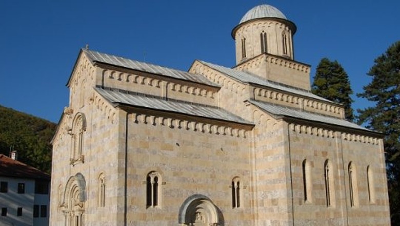 Pesë shtetet e 'QUINT-it' i bëjnë thirrje Qeverisë së Kosovës të zbatojë vendimin për Manastirin e Deçanit
