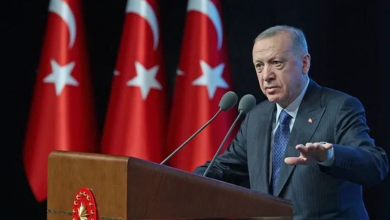 Erdogan i prerë: Suedia të ndalojë mbështetjen për terroristët