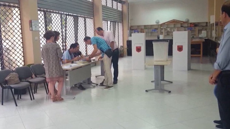 Falsifikoi materialet zgjedhore në zgjedhjet e 25 prillit në Librazhd, arrestohet numëruesi i votave