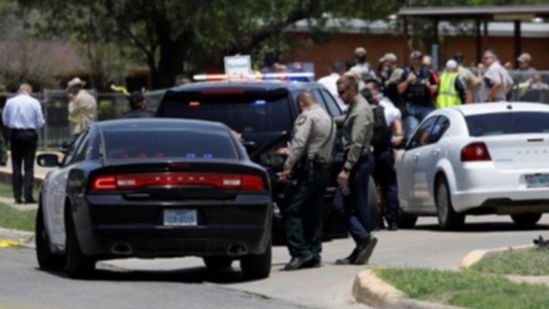 ‘Ndërhynë me vonesë’, prindërit e fëmijëve akuzojnë policinë në sulmin në Teksas