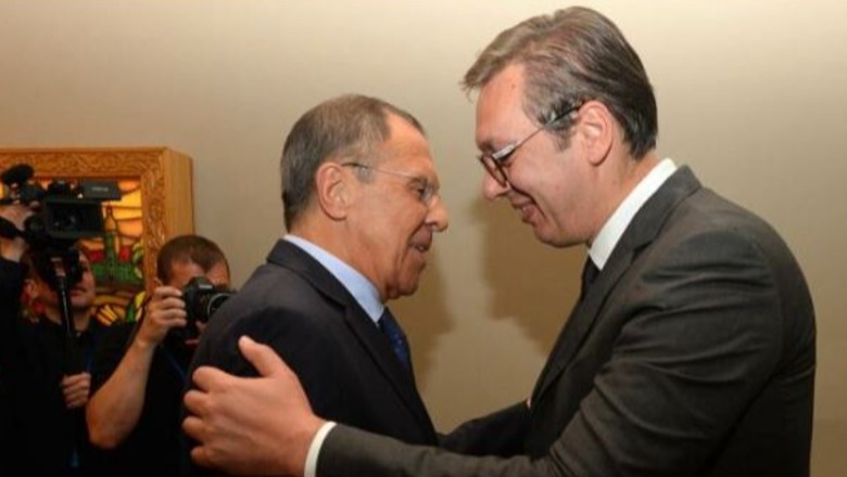 Vizita e Lavrov në Beograd, Vuçiç mes Rusisë dhe Europës
