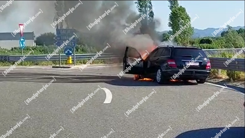 ​​​​​​​Tym e flakë në Thumanë, merr zjarr makina në lëvizjë! Shpëtojnë mrekullisht shoferi dhe pasagjeri (VIDEO)