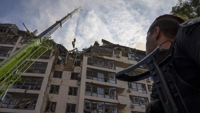 Bombardime në Lysychansk, shkatërrohen 5 pallate! Digjen 10 apartamente