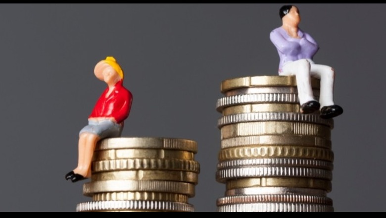 Si u paguan burrat dhe gratë në 2021, vetëm drejtueset femra fitojnë më shumë se meshkujt