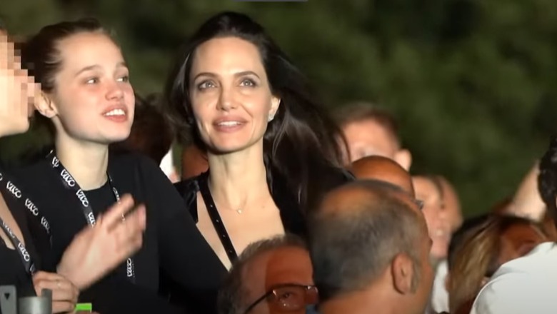 VIDEO/ Angelina Jolie dhe vajza e saj ndjekin koncertin e Maneskin në Romë, filmohen duke u argëtuar nën ritmet e muzikës