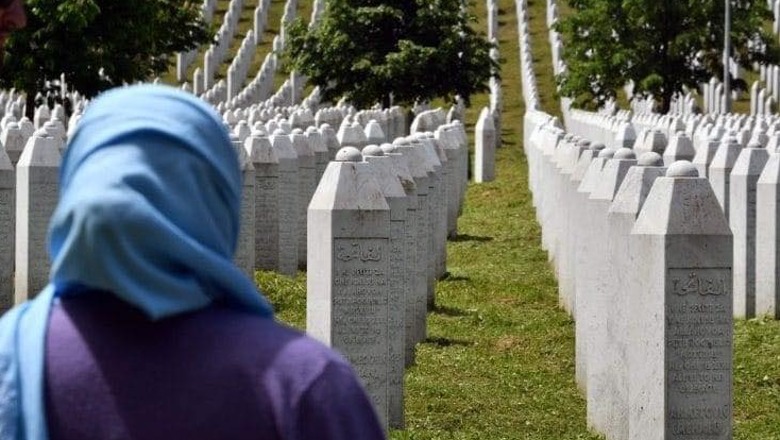 27 vjet nga masakra e Srebrenicës, PS: Gjenocidi duhet të shërbente si këmbanë alarmi! Fatkeqësisht u shtri në Kosovë dhe u ringjall në Ukrainë