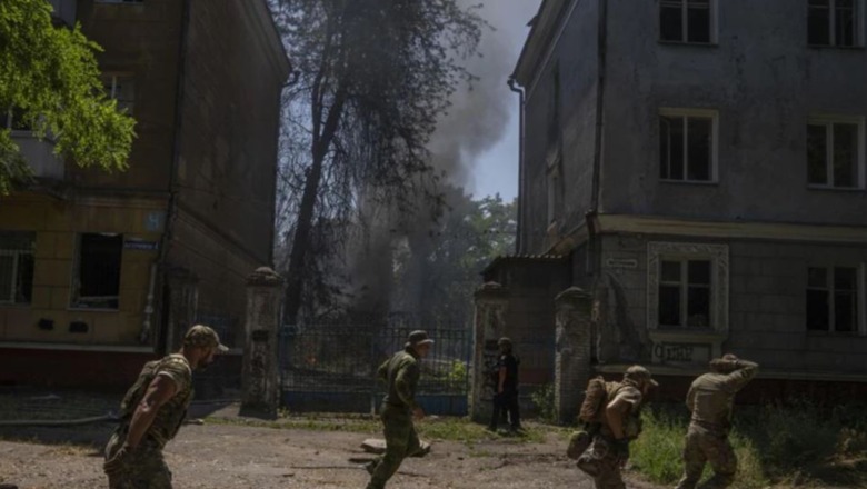 Trupat ukrainase sulmojnë me raketa zonën e kontrolluar nga Rusia, në jug të Ukrainës 