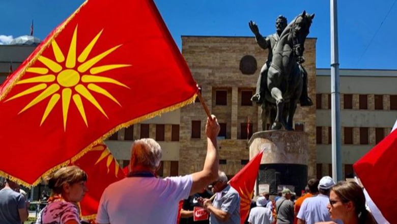 Nuk ndalen protestat në Maqedoninë e Veriut! Qytetarët mblidhen në orën 19:00 për të kundërshtuar propozimin francez