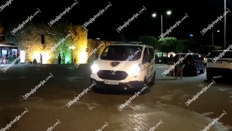 Përleshen dy grupe të rinjsh në Elbasan, denoncohet të jetë të rrëmbyer një person! Policia: S'ka fakt