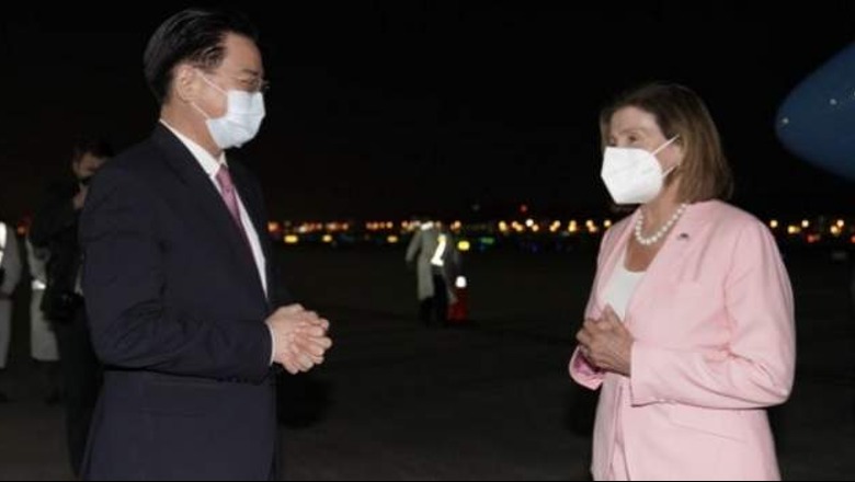 Kina paralajmëron “operacione ushtarake” në Tajvan, për shkak të vizitës së Nancy Pelosit