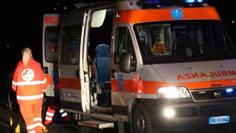 Aksident te ‘Tregu Elektrik’ në Tiranë, mjeti përplas një grua! Përfundon në spital