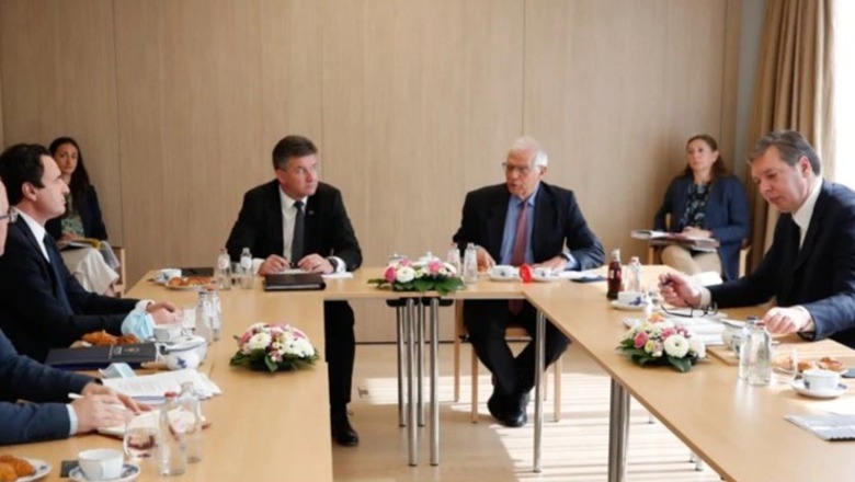 Qeveria e Kosovës: Reciprociteti dhe targat nuk do të diskutohen në Bruksel
