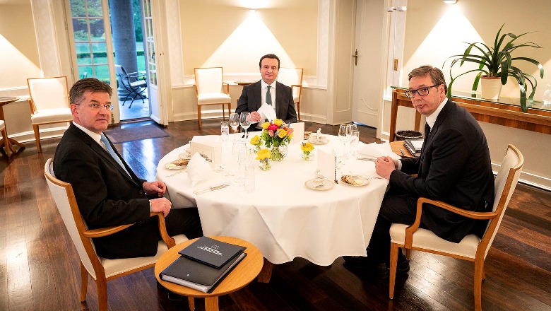 Zbardhet axhenda e takimit mes Kurtit e Vuçiçit në Bruksel, në fokus dialogu Kosovë-Serbi