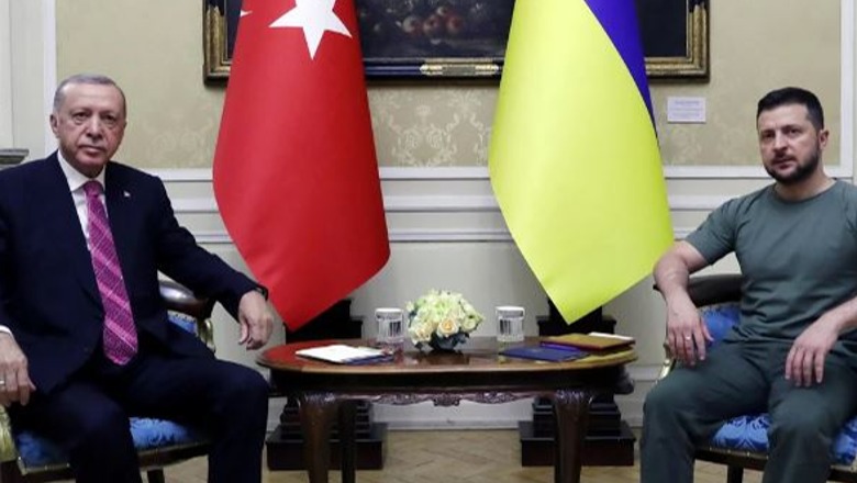 Erdogan: Turqia është në anën e Ukrainës, gati të ndërmjetësojmë në rifillimin e negociatave për arritjen e një armëpushimi mes dy vendeve
