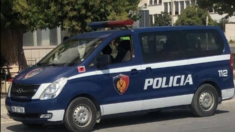 Kërcënoi bashkëshorten dhe policët me armë, arrestohet 57-vjeçari në Tiranë! Ushtronte dhunë mbi të shoqen