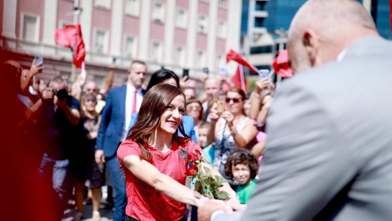 Ceremonia për kampionen shqiptare, Rama i përgjigjet kritikave: S'duan t'ia dinë për faktet dhe mbështetjen ndaj sportistëve! Duhet të vrapojmë shpejt si Luiza Gega