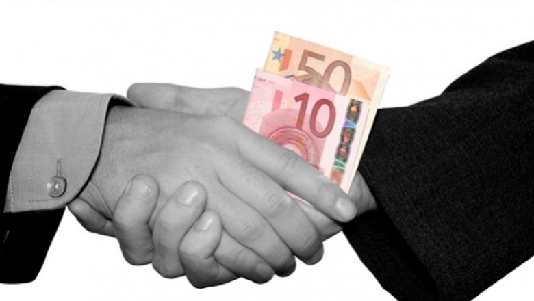 Transparency International: Shqipëria shënon regres në luftën kundër korrupsionit