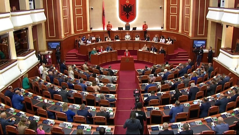 27 deputetët që shteti u paguan fjetjen në hotele dhe qiranë e pretenduar të banesës në Tiranë, ligjvënësit nuk u ndahen privilegjeve 