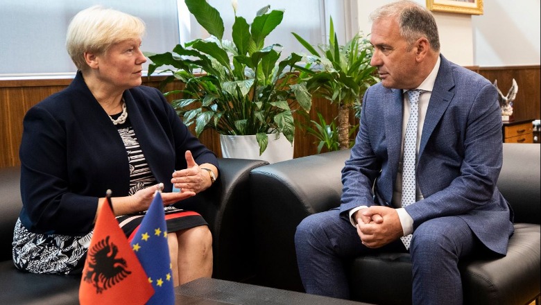 Ambasadorja e BE takon Manjën dhe Arben Krajën: Sundimi i ligjit, shtylla kurrizore e integrimit