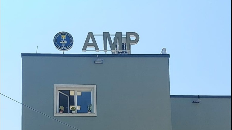 Kapën dhe më pas e liruan një të shpallur në kërkim, AMP pezullon nga detyra shefin e seksionit të trafiqeve në Elbasan dhe specialistin