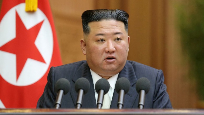 Koreja e Veriut e deklaron veten shtet me armë bërthamore, Kim Jong: Është e pakthyeshme, nuk ka negociata për denuklearizim 