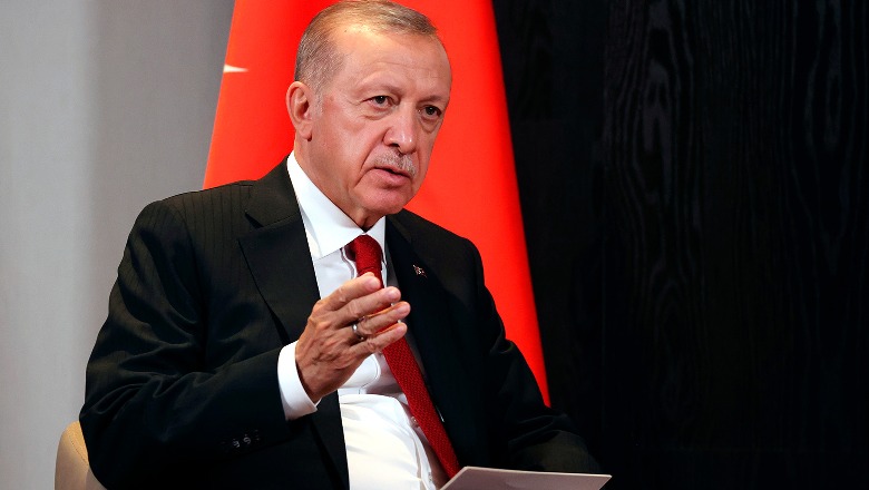 Erdogan: Kam folur me Putinin, duket i gatshëm që t'i japë fund luftës sa më shpejt të jetë e mundur! Tokat e pushtuara duhet t'i kthehen Ukrainës