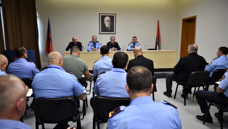 Rrumbullaku takim me drejtorët vendor të Policisë: Ndryshoni metodologjinë e punës për luftën ndaj krimit të organizuar