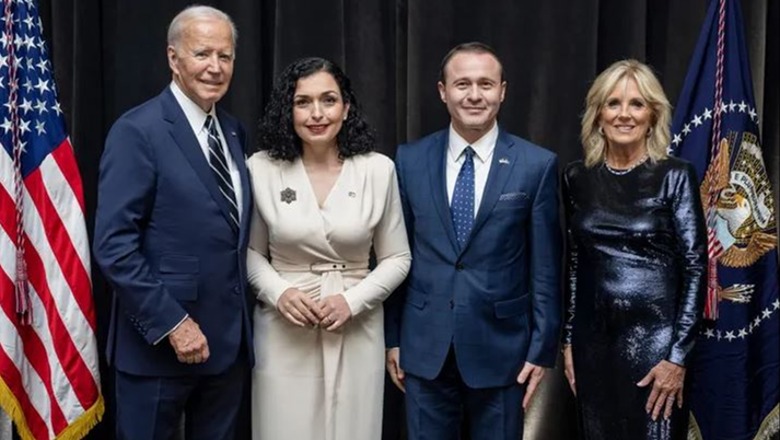 Presidentja e Kosovës pozon krah Joe Biden dhe bashkëshortes së tij! Osmani: Miqësi e përhershme me SHBA