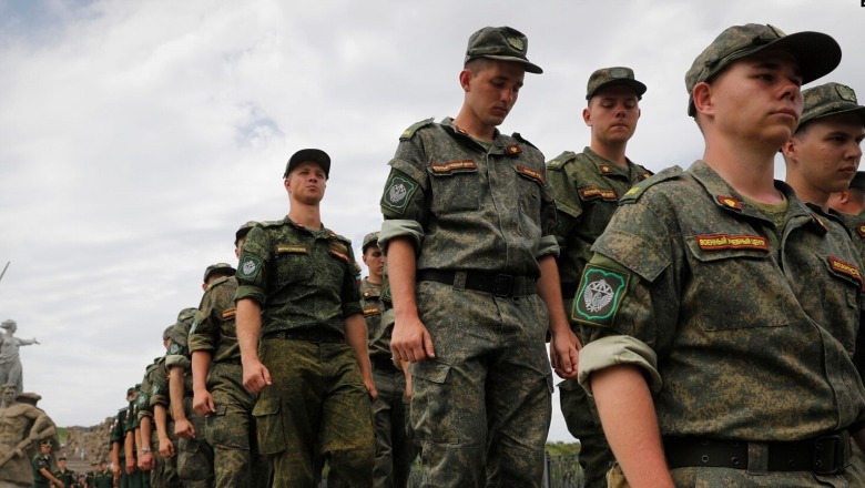 Pasaportë ruse në këmbim të shërbimit ushtarak, emigrantë nga Azia qendrore 'në rrezik'