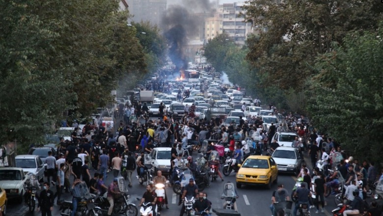 Të paktën 57 njerëz dyshohet se janë vrarë në protestat në Iran