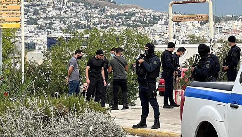Sulmoi me kaçavidë punonjësen e policisë pas një operacioni antidrogë, policia greke plagos shqiptarin 30-vjeçar (FOTO)