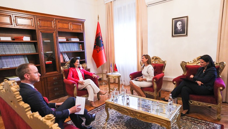Kim takim me Gjonajn dhe Tabakun në Kuvend, në fokus të bisedës integrimi i Shqipërisë në BE