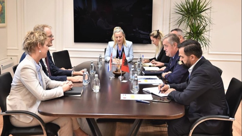 Rrumbullaku takon ambasadorin Holandez në Shqipëri: Do përjashtohen ata punonjës që cenojnë imazhin e policisë